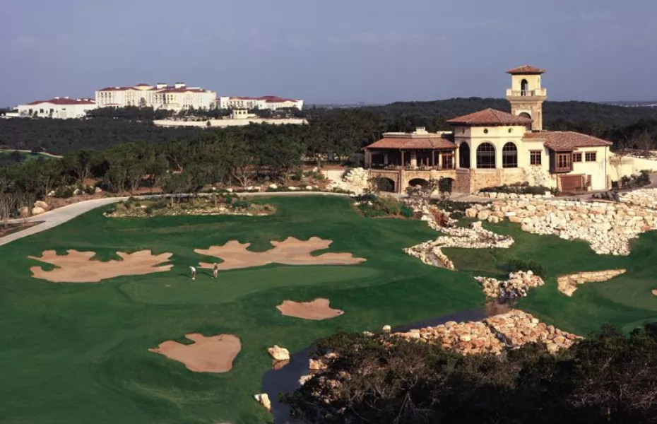 Hill Country Golf Setting